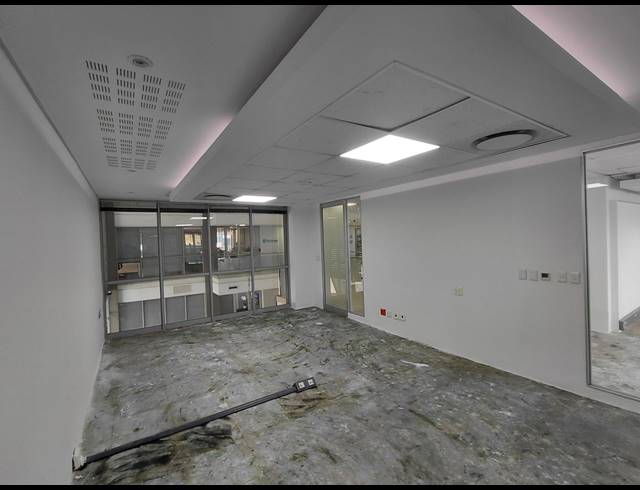 666M² OFFICE TO LET IN MAGALIESSIG